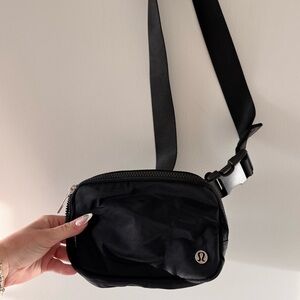Lululemon Everywhere Belt Bag 1L — Black